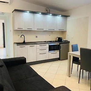 The House Fiera Di Roma Aeroporto Fiumicino Apartment